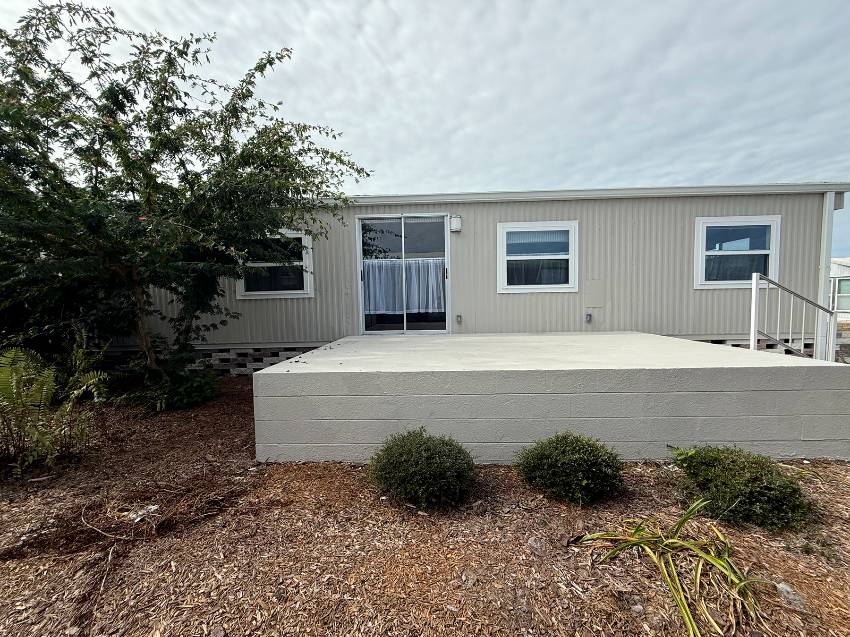 17 Larkspur Ave a Palmetto, FL Mobile or Manufactured Home for Sale